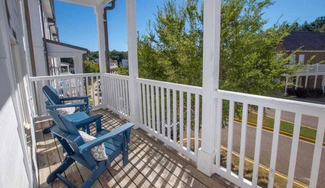 The Southern, Multi-family HOME 2 miles to the Square & Campus!