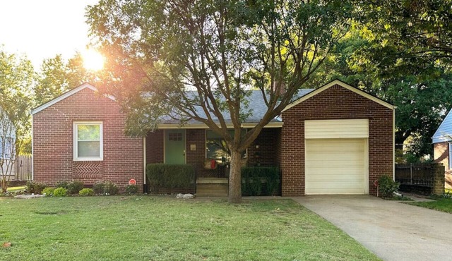 The Vandalia House - Midcentury Rodeo Meets Midtown, University of Tulsa, and Expo Center