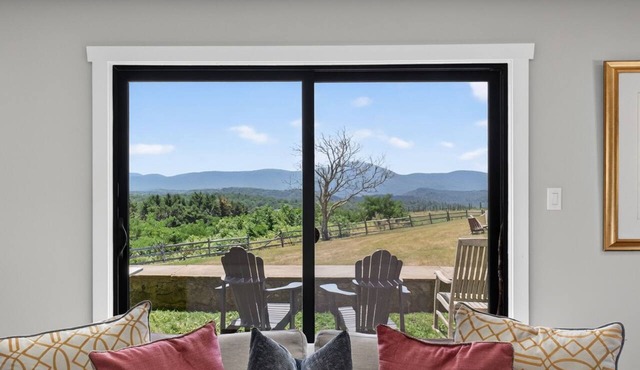 The Vineyard House at 12 Ridges Vineyard, breathtaking views