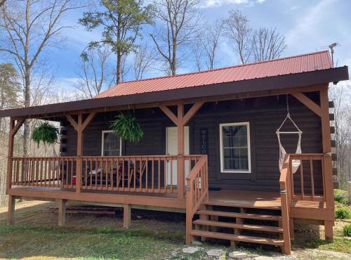 The Willow, Secluded and Cozy country cabin