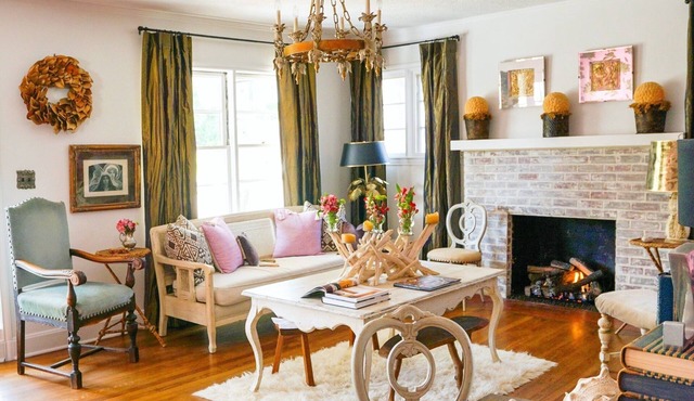 The Z is a cozy cottage walking distance to the square, campus and Rowan Oak.
