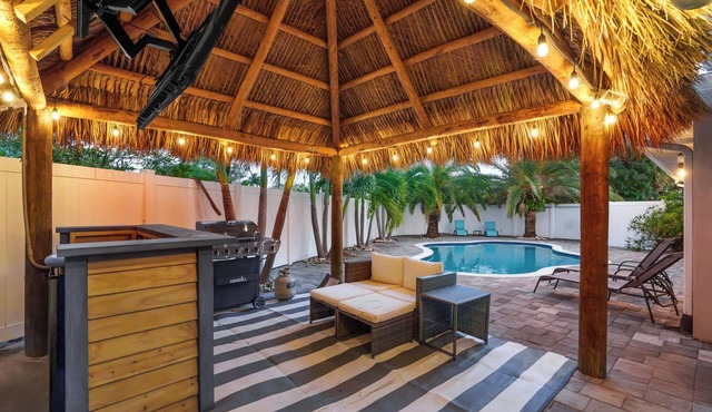 Tiny Pad 1Ml to Beach + FREE Heated Pool