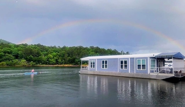 tON LAKE OUACHITA! Two Kings! Three Queens! No cleaning fee!