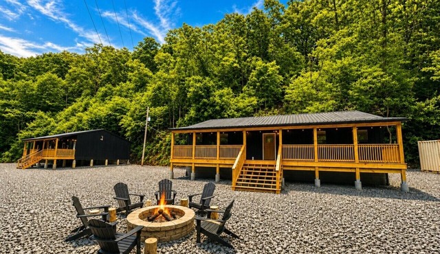 Trailside Rodeo Lodge #G |4BR| Sleeps 12 | Hot Tub