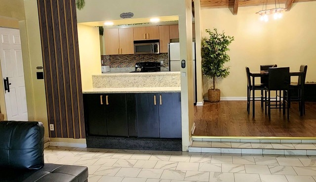 Tranquil Cabin Condo, 15 mins away to Atlanta City where all the attraction is.