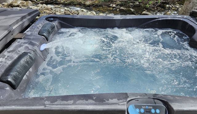 Tranquility Cottage-Pickleball Court, Creek, WIFI, Mtn Views, Starting at $79"