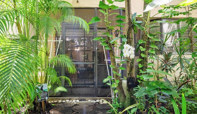 Tropical Garden Oasis with Available Private Chef, Close to Sawgrass Outlet Mall