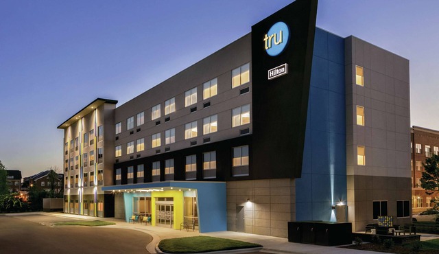 Tru by Hilton Charlotte Ayrsley