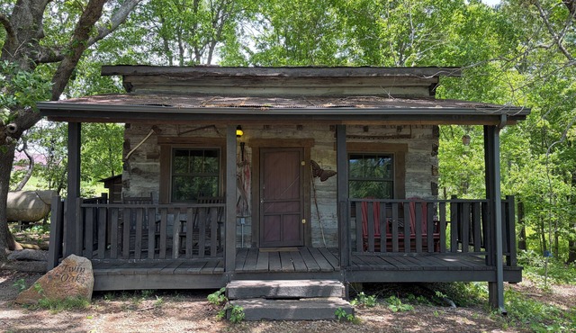 Twin Oaks Antique Cabin by Garden of the Gods in the Shawnee National Forest
