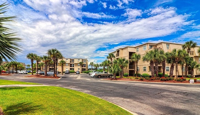 Two Bedroom Condo with a Shared Swimming Pool on the channel front.