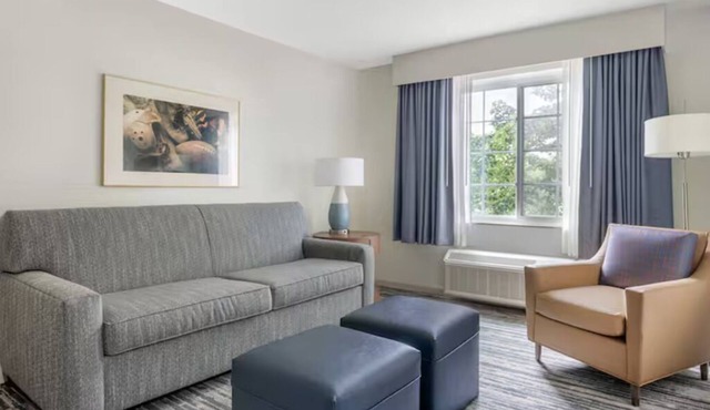 Two Spacious 2BR Suite Near Notre Dame l w/Living Area & Kitchenette