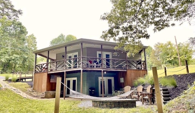 Unique Hexagon Cottage Atop Marina · Boat Parking · 3 En Suite Baths · Pets okay