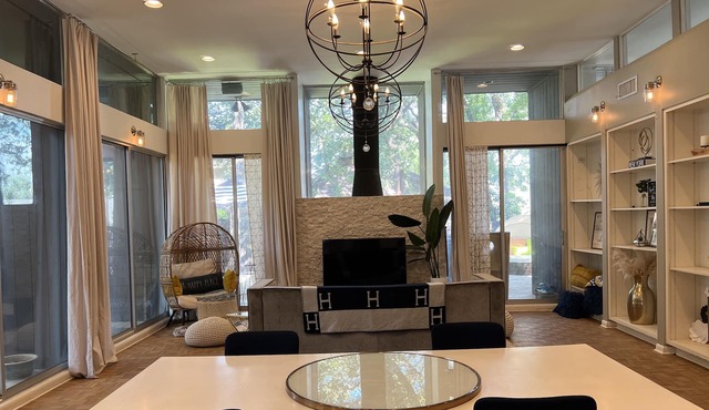 Unique & Modern 9 Mins to DFW Airport, Grapevine Lake & Southlake