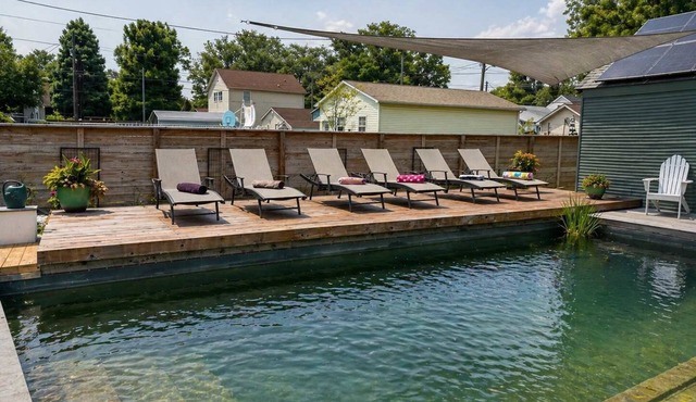 Urban Lakeside 3BR Retreat Private Pool