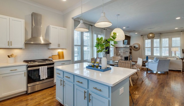 Urban Oasis – Chic 3 BDR in Trendy East Nashville w/ Private Pool!