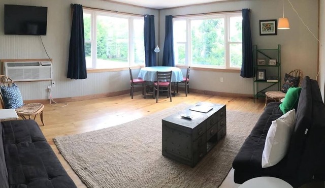 Vacation Rental: Ridge View Flat