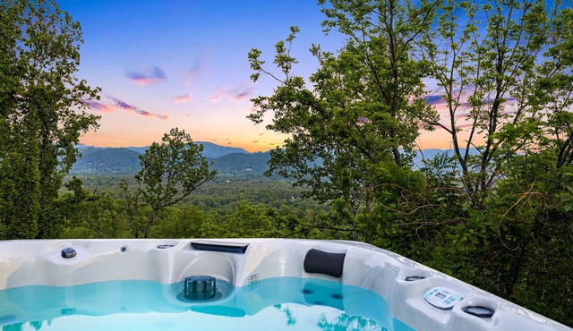 Views in the Blues: 3-Story Asheville Log Cabin with Hot Tub & Fire Pit