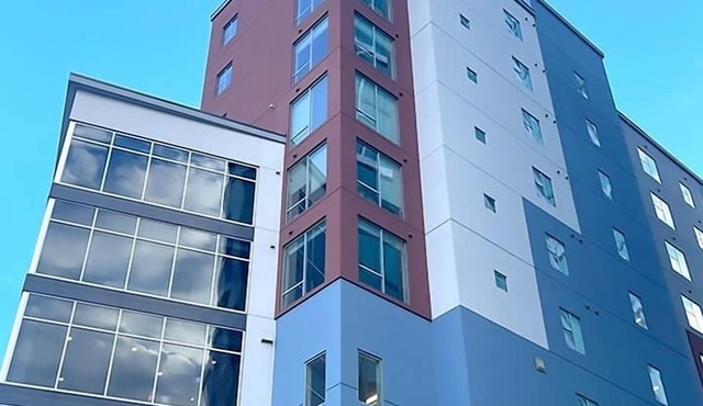 Walk to Gulch & Broadway 2BR Retreat
