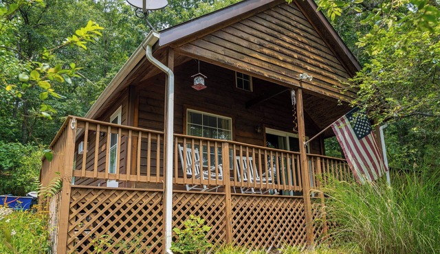 Walk to Shenandoah River/Hiking nearby/Dog friendly