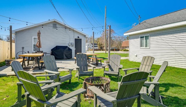 Walkable 3-Unit Escape Near Elk Lake & Bay Access!