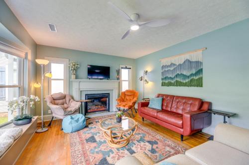 Walkable Escape in Dtwn Burgaw! Quiet Home w/Yard