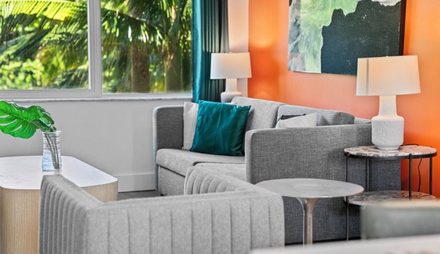 Walkable to Beach, Boca Raton 1BR Condo, Near Mizner Park & Restaurants