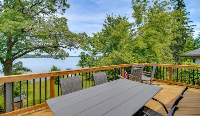 Waterfront Fox Lake Vacation Rental w/Fire Pit!