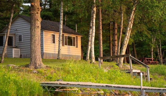 Webb Lake, Hackensack, Northern MN - 3 Bedroom, Sleeps 6 - Cabin #1 Blue Water