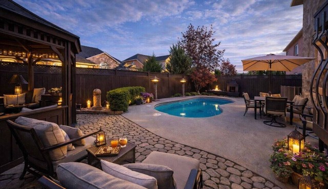 Wedding & Group 8-BR Heated Pool Resort Style in Brampton
