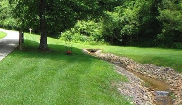 Welcome to Little Creek Ranch - A cozy cottage in charming Franklin