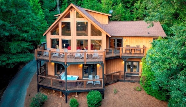 Welcome to the Red Star Lodge near Helen, Georgia, a friends and family retreat!