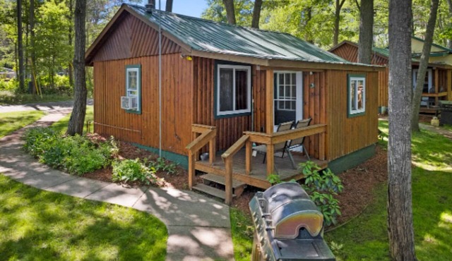 "West View Cabins" on Ostego Lake - Cabin #3 - Waterfront and on Trail 7