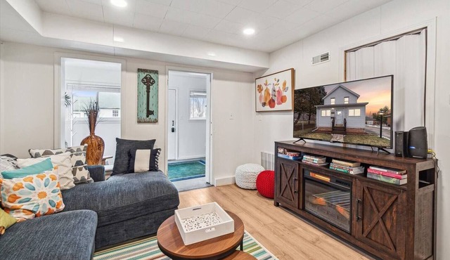 White House Bungalow