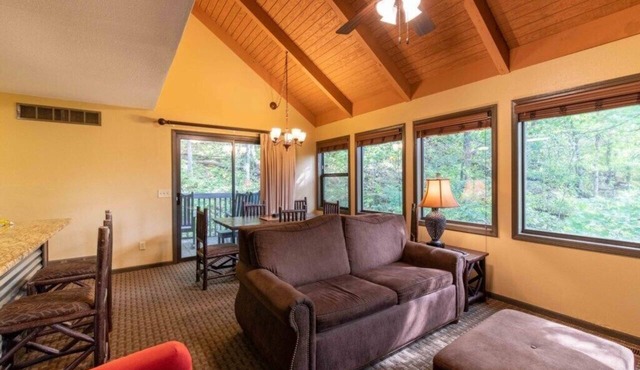 Wisconsin Dells | Pool & Waterpark Access | Timber/Townhome Stay