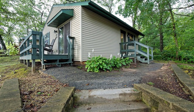 Wisconsin Dells | Pool & Waterpark Access | 2BR Cottage