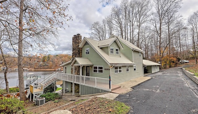 Woodland Water Hideaway by Chatuge Home Concierge Lakefront, firepit, dock, pool table