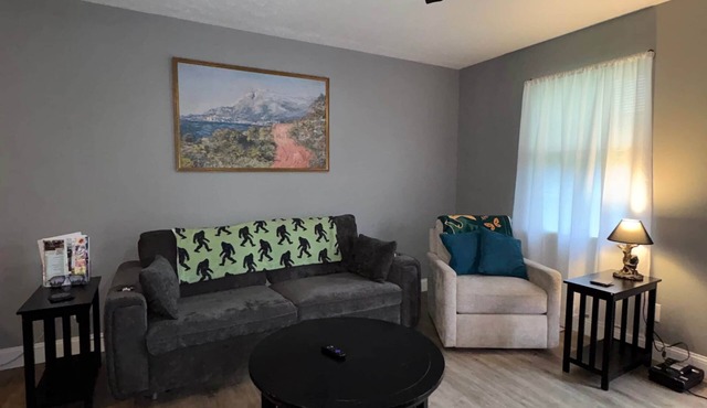 Yeti Escape I Cozy 2BR I 15m to RRG I Wi-Fi