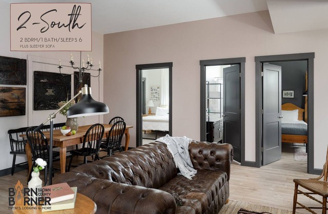 2-South: Cozy 2BR in Downtown Nashville, IN w/Rooftop Patio
