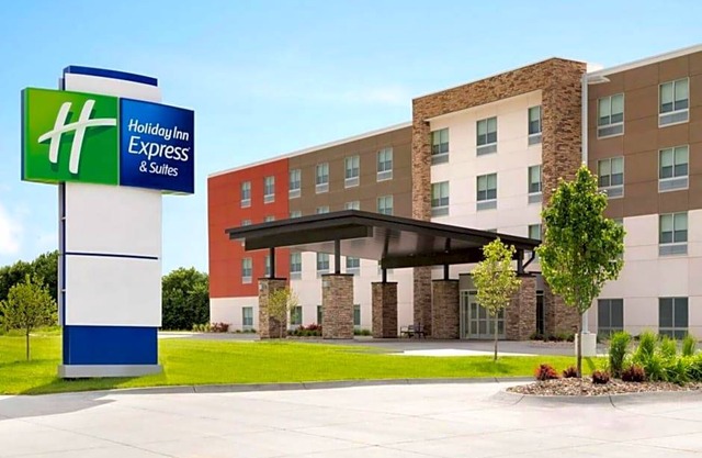 2-Star Hotel ∙ Holiday Inn Express & Suites - Bardstown, an IHG Hotel