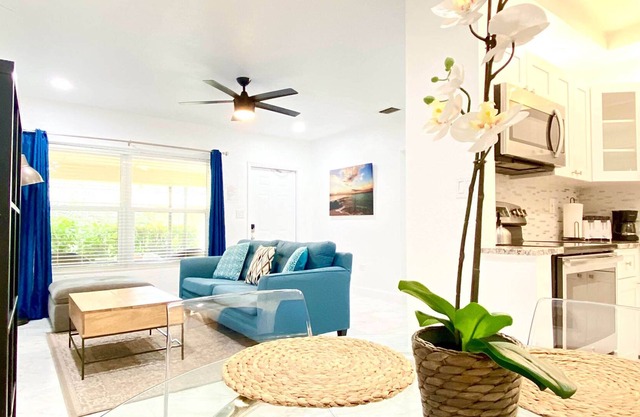 630A FLL Private Apt.- 1.5 mi to Beach & Las Olas