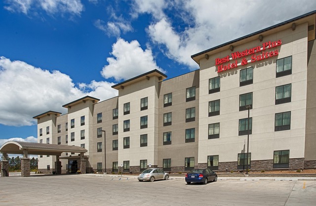 Best Western Plus Williston Hotel & Suites