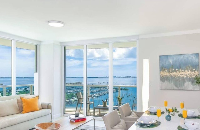 Insane Ocean View Suite - Coconut Grove Oasis
