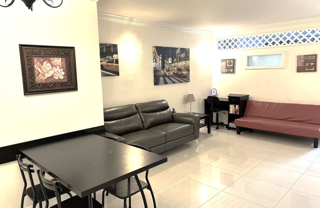 Ocean Manor Beach Resort – 2 Condos Combo Sleeps 8 Pool, Spa & Beach