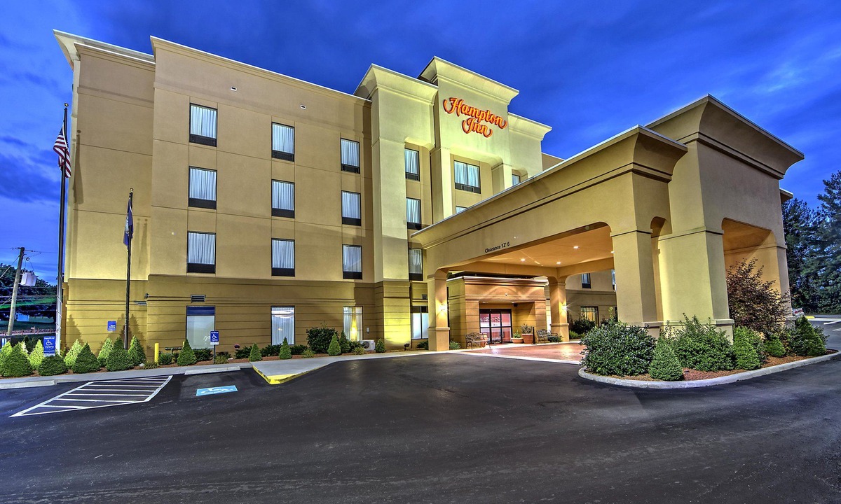 Galax Hotel | Hampton Inn Galax