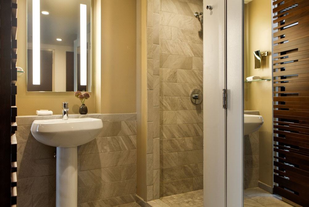 Photo of Bathroom in Hapeville