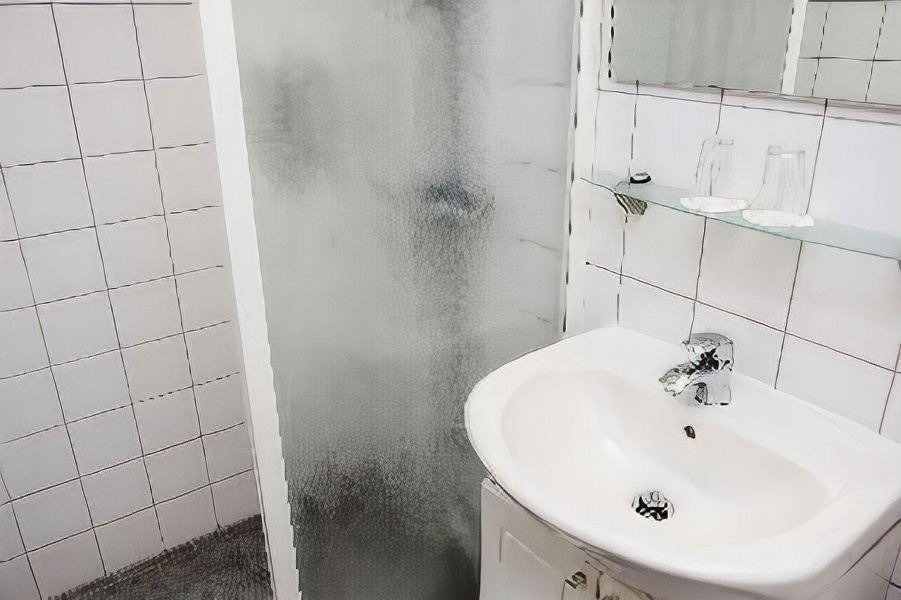 Photo of Bathroom in East Ridge