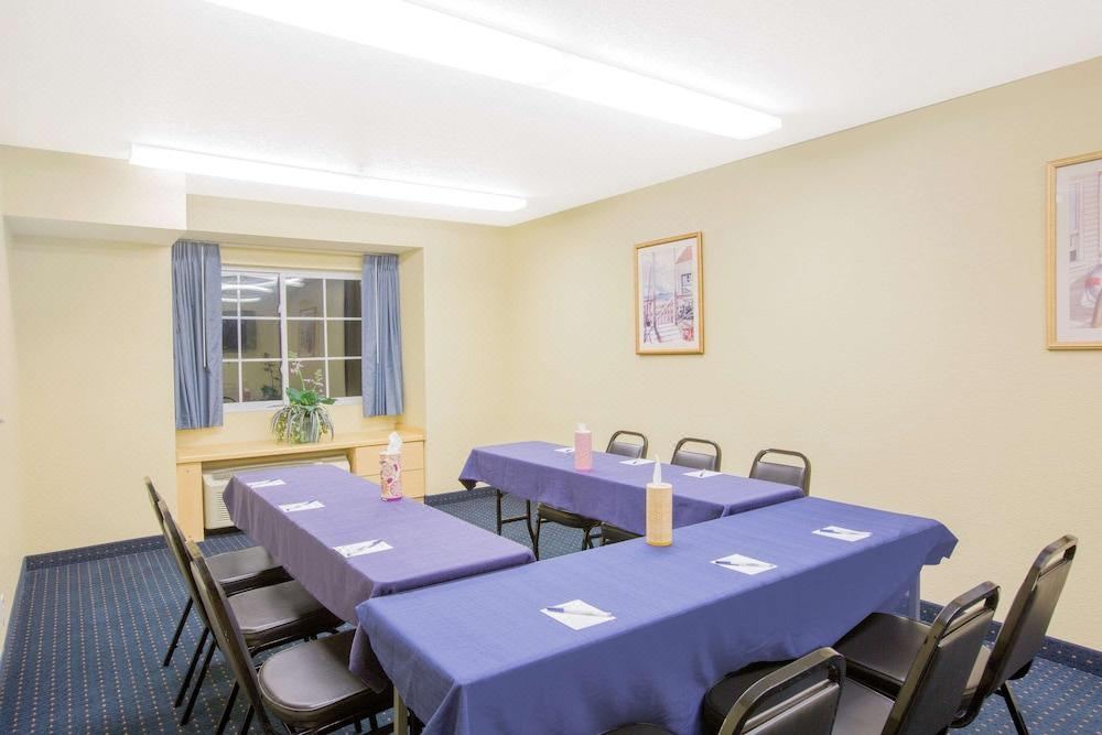 Photo of Livingroom in Albertville