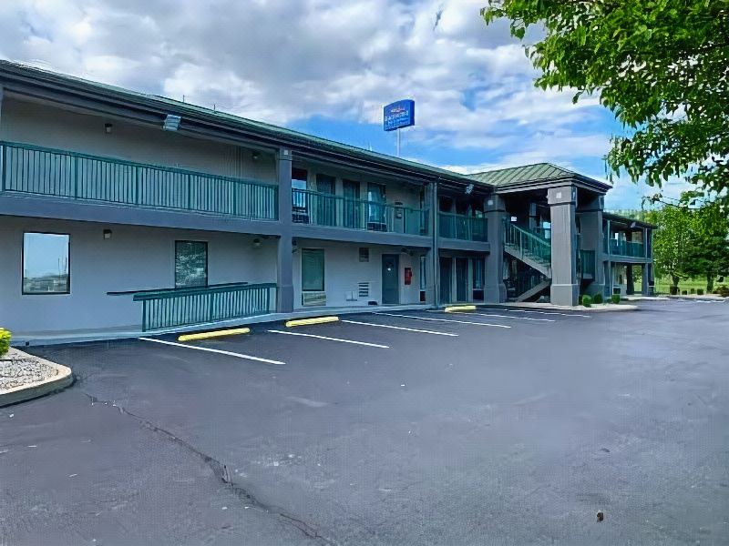 Photo of Buildings in Cave City