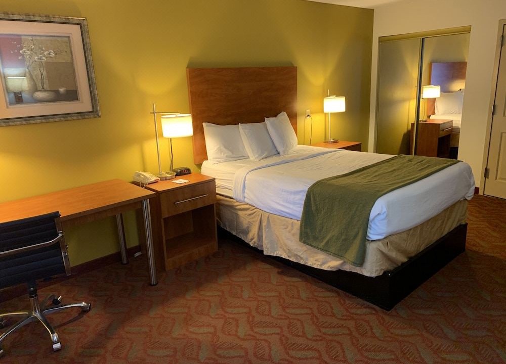 Photo of Bedroom in Cave City