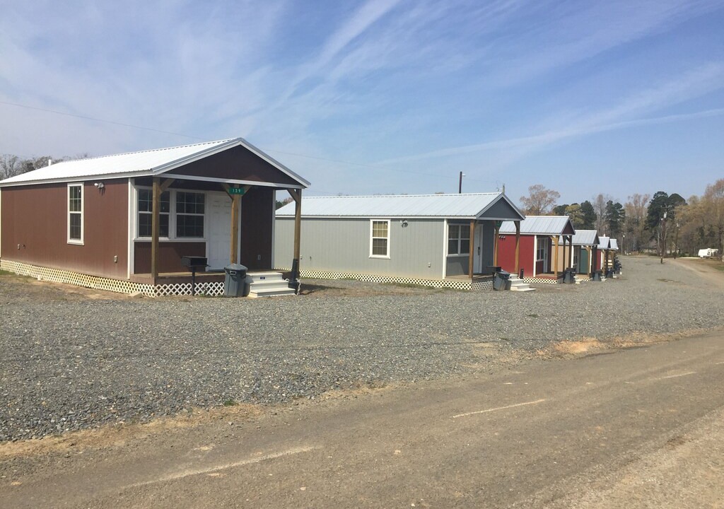 Photo of Buildings in Negreet